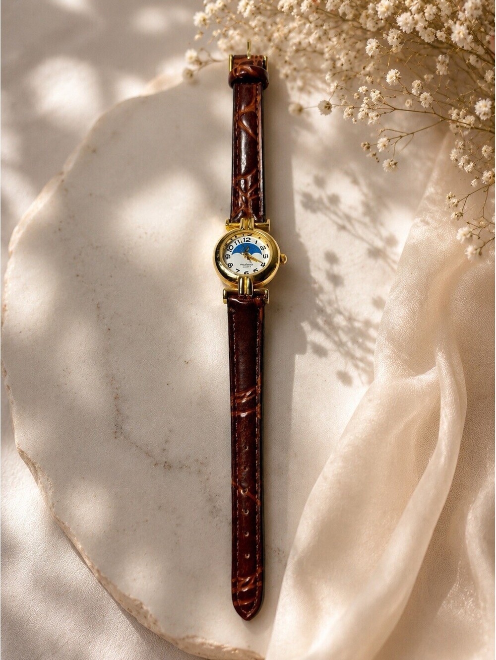 Eternity Moon Phases Women's Watch Goldtone Quartz Nice Leather New Battery
